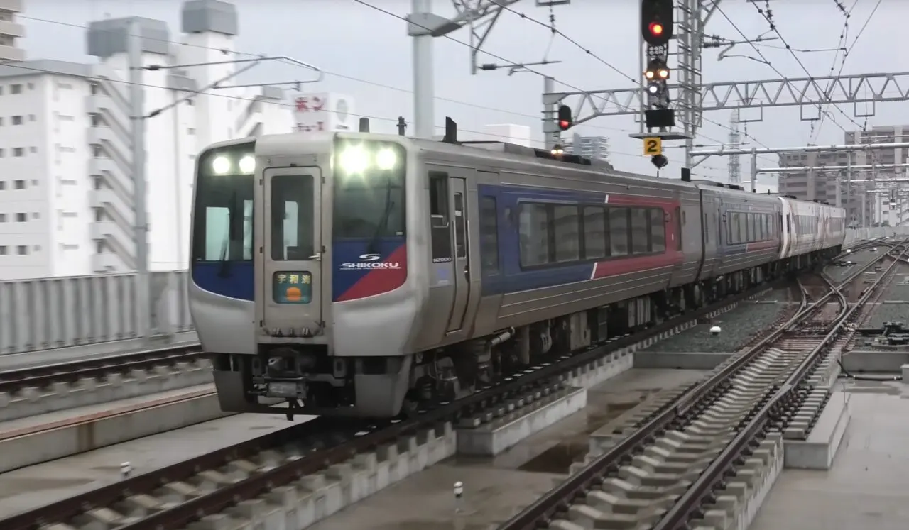 JR四国 2000系+N2000系 車両情報＜2000系特急気動車＞：JR四国