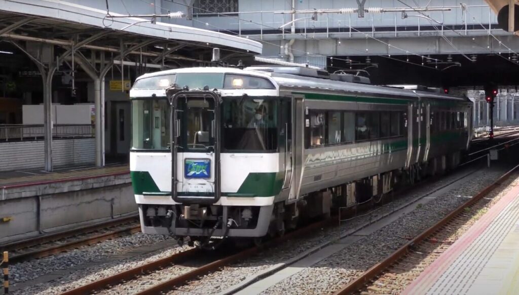 JR四国キハ185系 復刻国鉄色車両の運用状況 3 幻の国鉄色とその復活