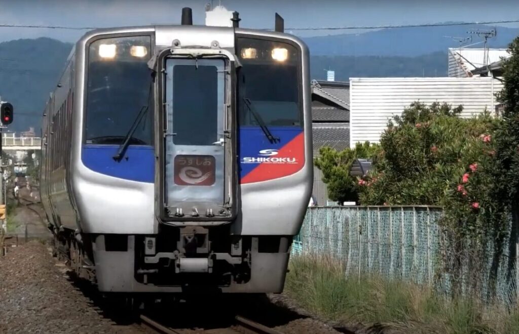 2000系・N2000系の違いを徹底解説!性能と魅力比較 1 2000系 vs N2000系 比較ポイント