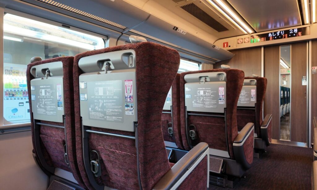 JR四国2600系・2700系の違いまとめ!鉄道ファン必見の魅力紹介 4 乗り心地の違い:2600系・2700系体験談
