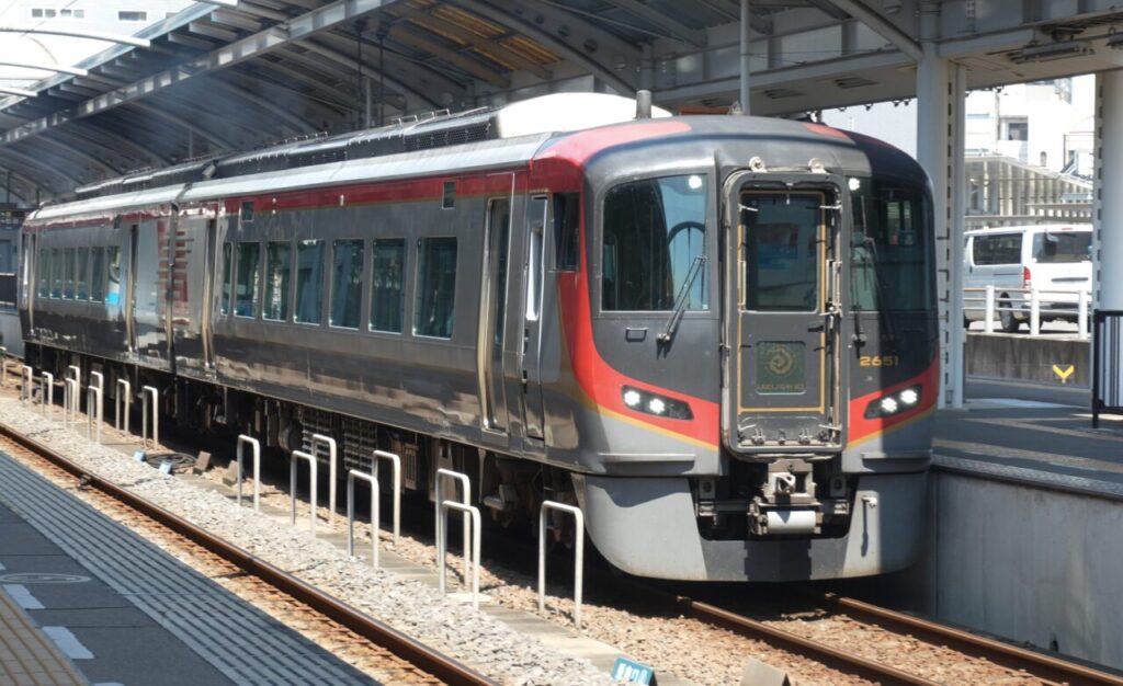 JR四国 2600系の導入背景と現在の運用 1 JR四国 2600系の魅力と特徴に迫る