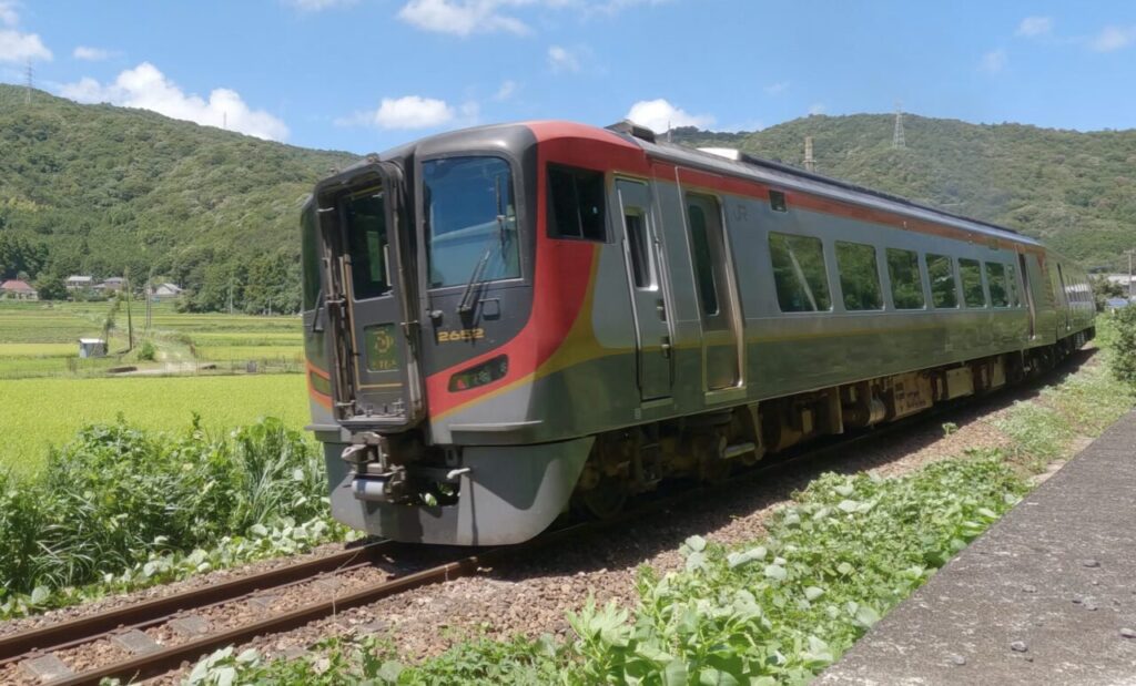 JR四国 2600系の導入背景と現在の運用 7 運行区間とダイヤ情報