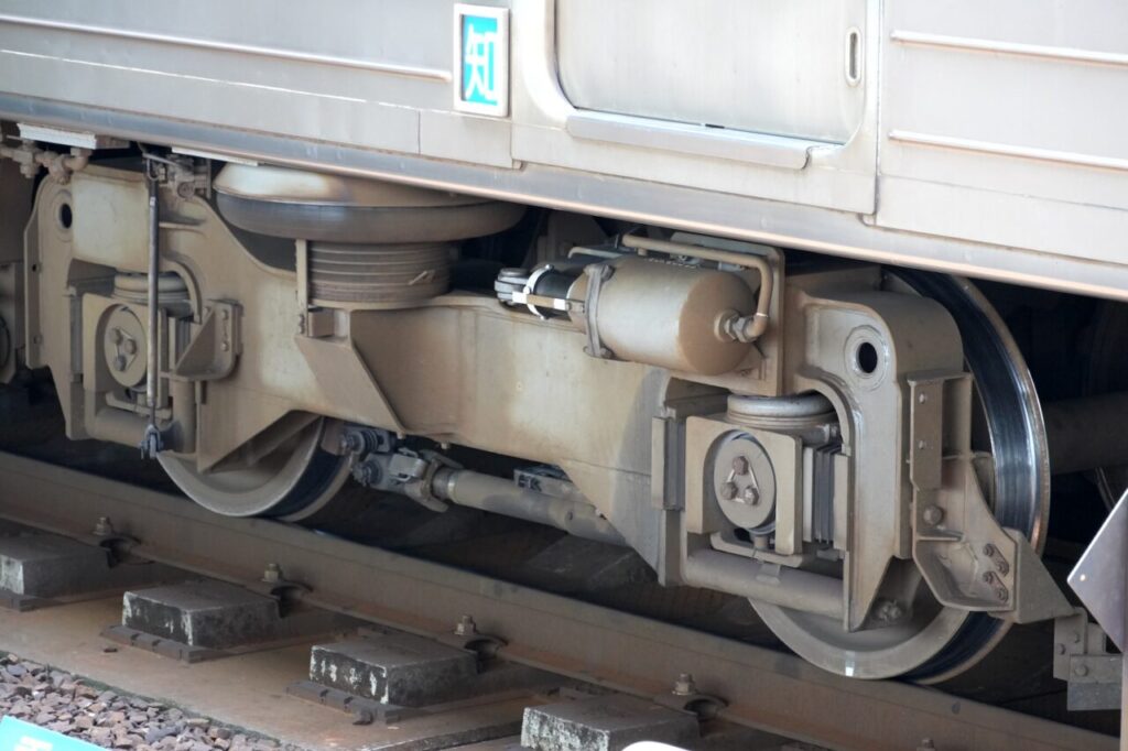 JR四国 1000形の魅力と特徴を徹底解説 2 JR Shikoku - Type 1000 - Bolsterless bogie