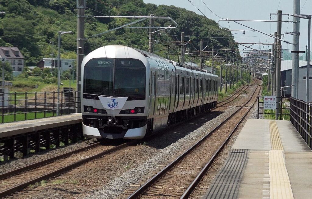JR四国 5000系の魅力と今後の運用予定をわかりやすく解説 1 5000 005