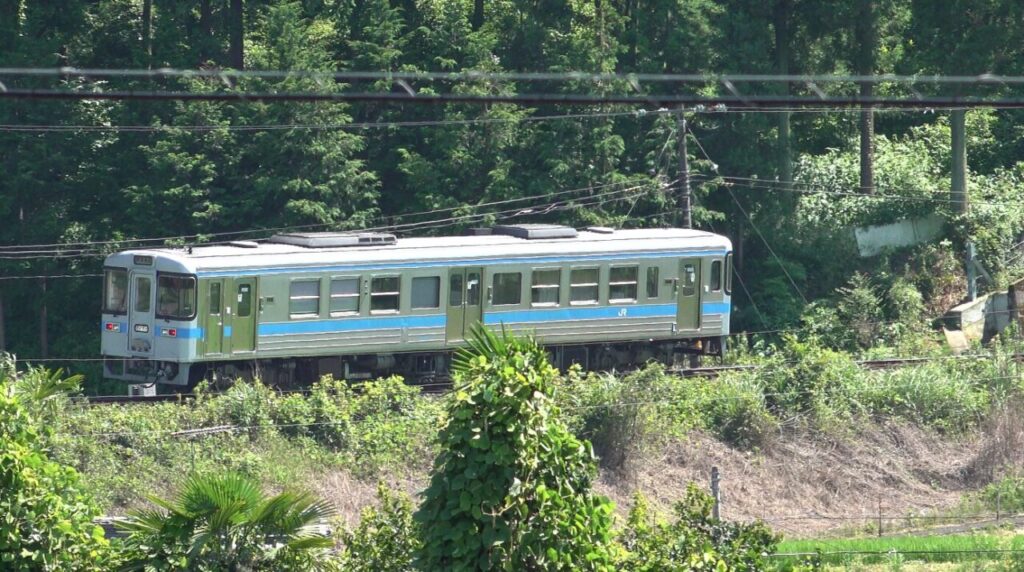 JR四国の2両編成ワンマン運転の仕組みと利用方法まとめ 11 2両編成と1両編成の違い