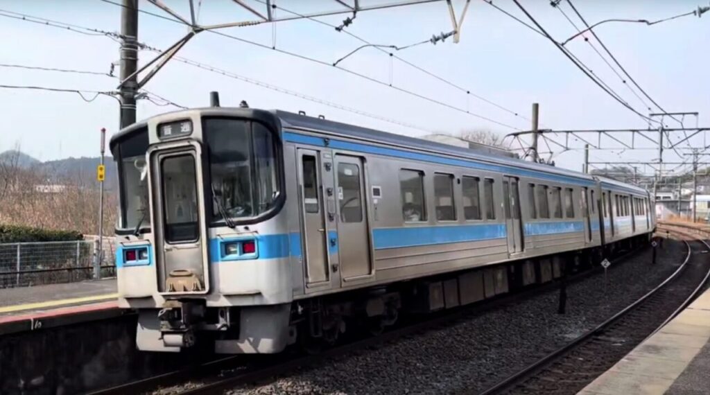 JR四国 7000系の運用ガイド!活躍路線から最新情報まで 11 最新!JR四国 7000系の運用の詳細と今後の展望