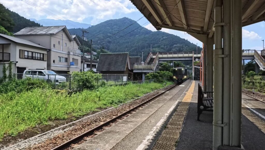JR四国の無人駅からの乗り方ガイド!安心乗車を徹底解説 4 実践!JR四国の無人駅からの乗り方