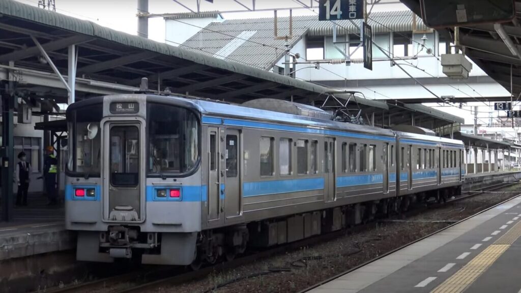 JR四国 7000系の運用ガイド!活躍路線から最新情報まで 14 7000系の混雑状況や利用のコツ