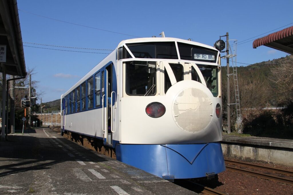 JR四国キハ32形の運用ガイド|現在の路線から今後の動向まで 12 鉄道ファンの心を掴む「鉄道ホビートレイン」
