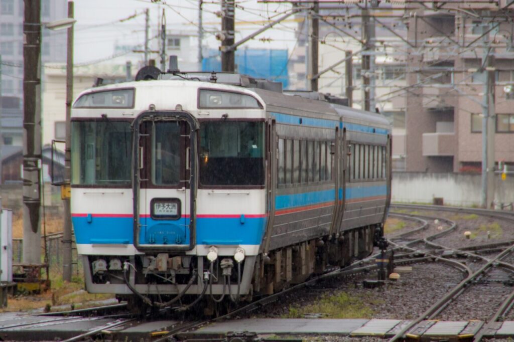 キハ185系の普通列車運用ガイド|JR四国の時刻・路線・今後を解説 4 キハ185系の普通列車運用
