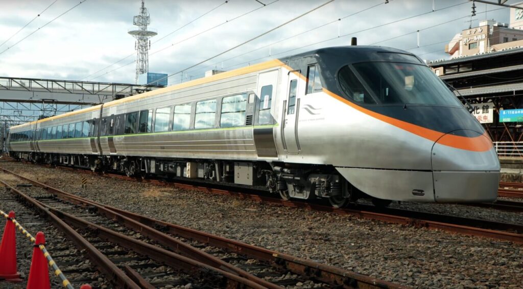 JR四国8000系リニューアル車両の運用と魅力 3 8000系リニューアルの運行開始日