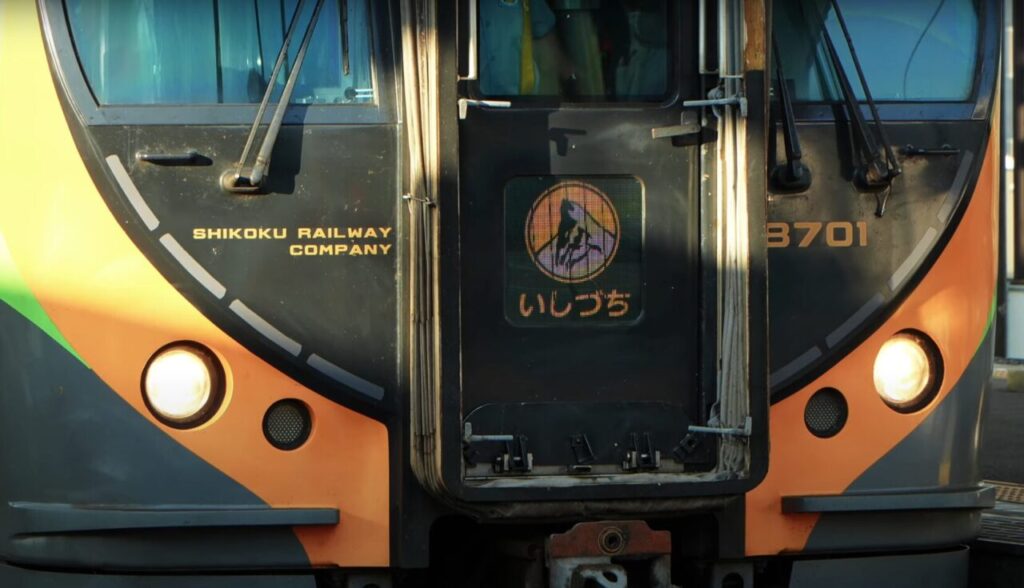 観光列車としての役割と魅力の再発見