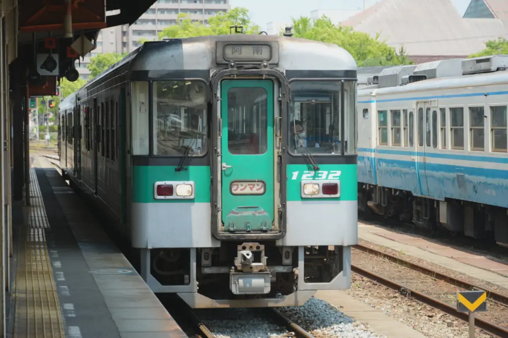 牟岐線の車両運用状況を徹底解説！ダイヤから車両まで網羅 | Shikoku
