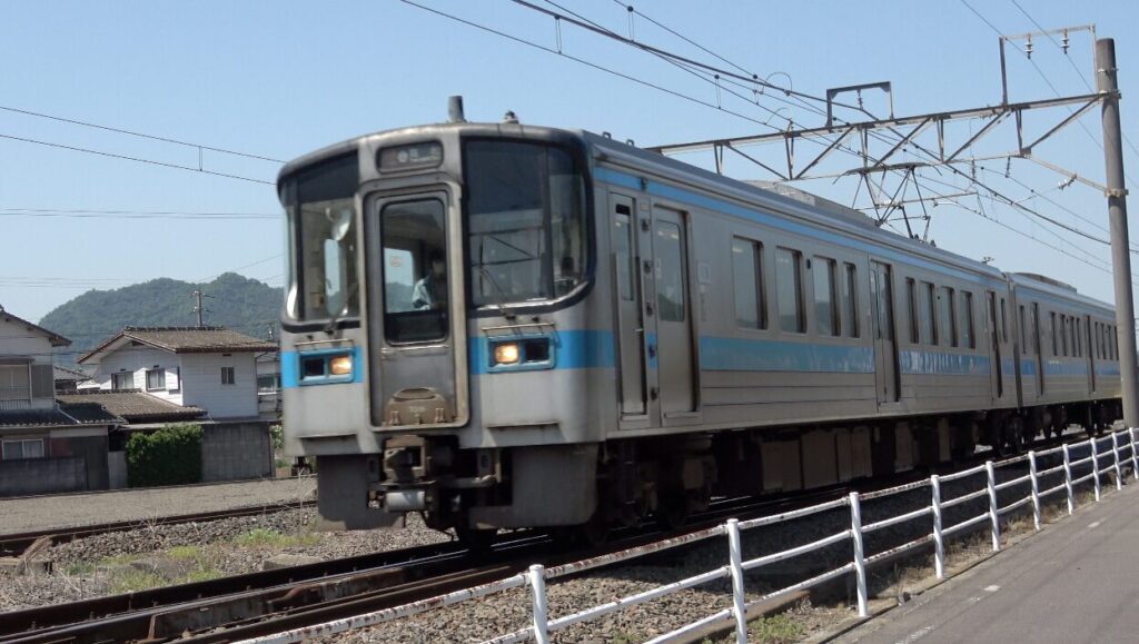 JR四国の普通列車でトイレがない区間はどこ?車両と利用前の対策 4 トイレなし列車の見分け方