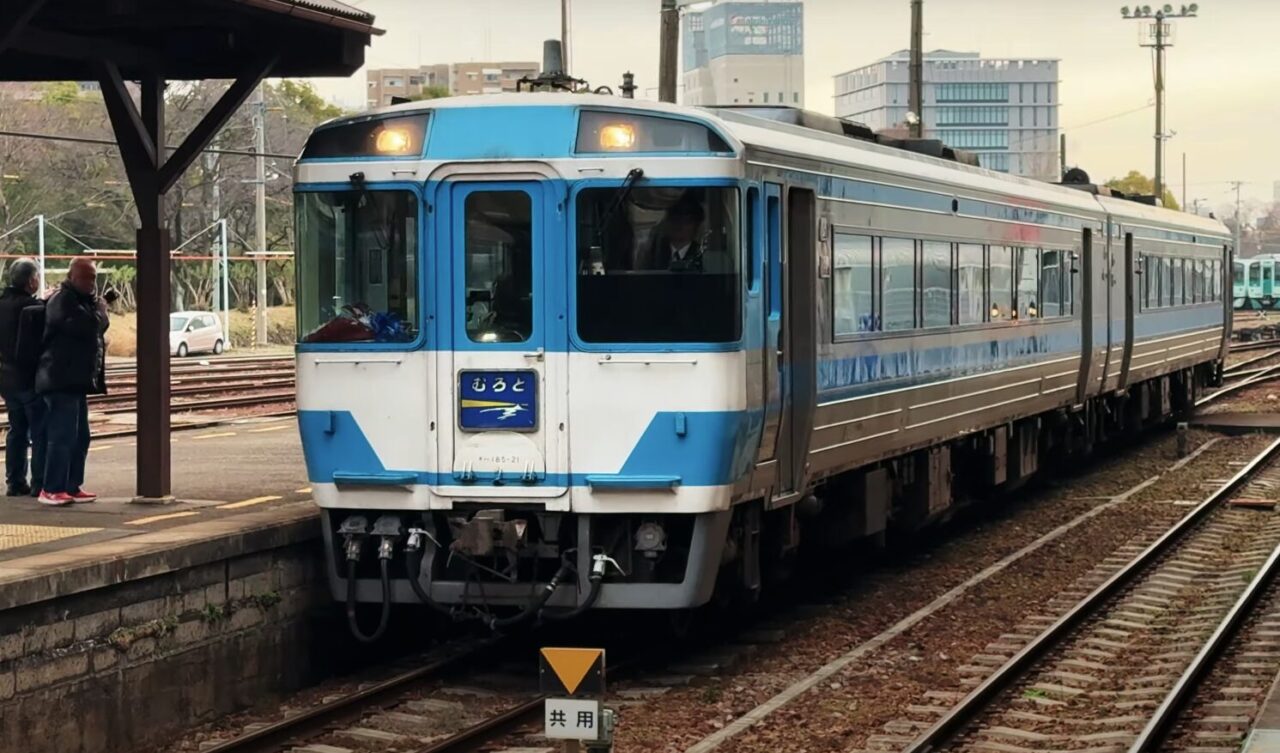 牟岐線の特急が廃止された理由と今後の影響を徹底解説