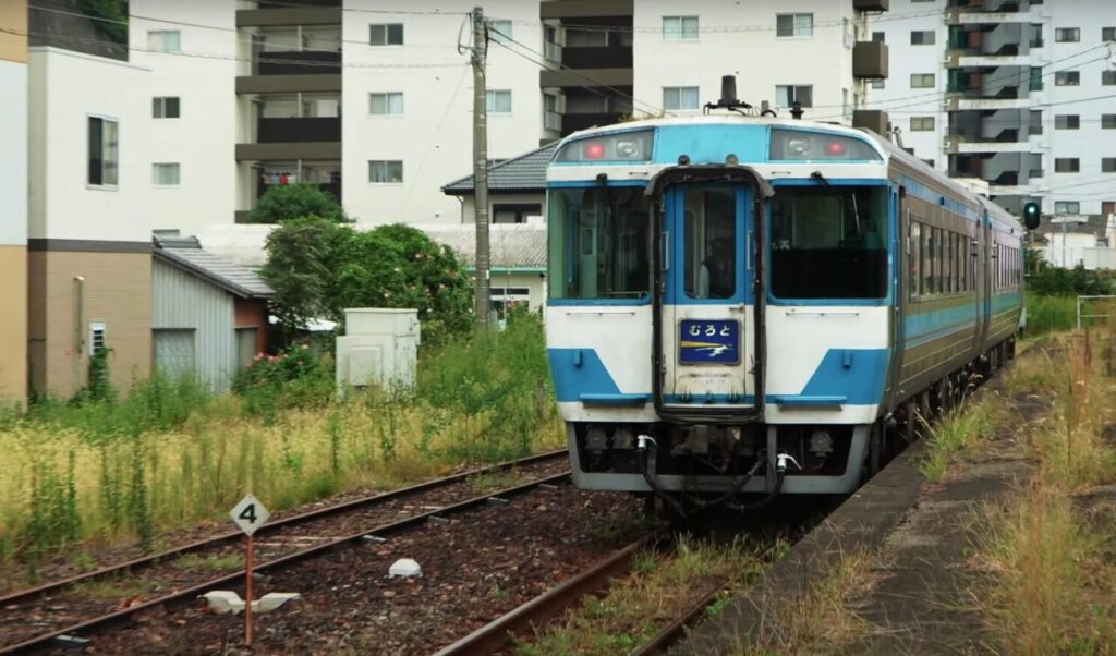 牟岐線の特急が廃止された理由と今後の影響を徹底解説 12 特急廃止後、牟岐線沿線の反応まとめ