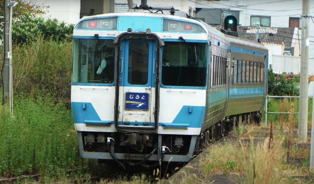 牟岐線の特急が廃止された理由と今後の影響を徹底解説 3 牟岐線で特急が廃止された背景とは