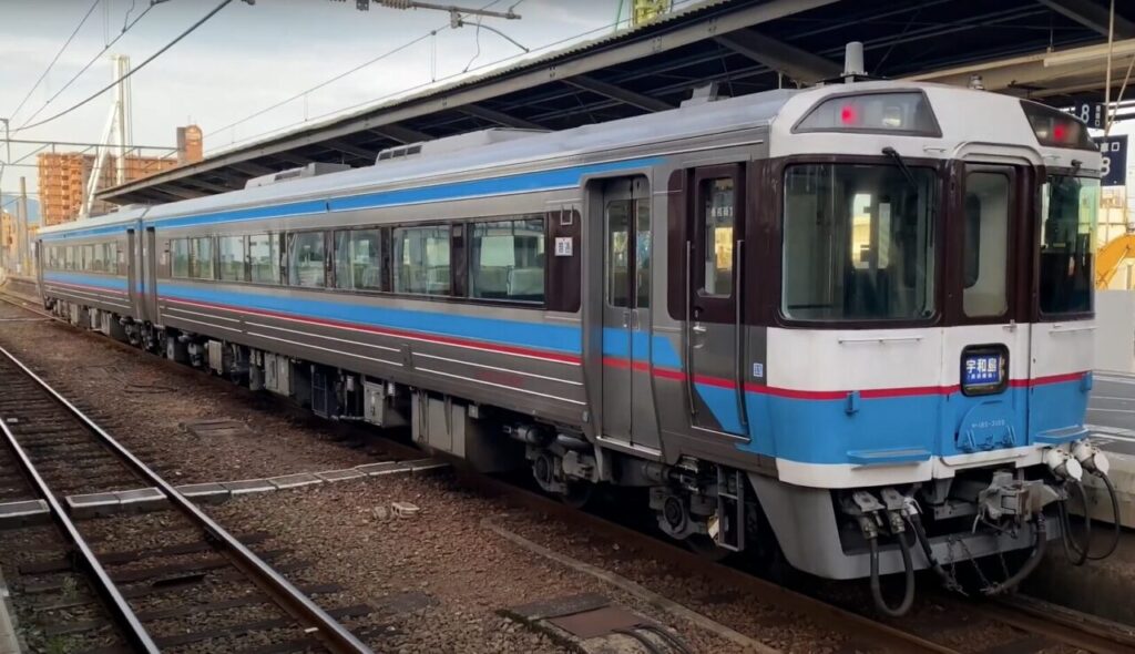 キハ185系の普通列車運用ガイド|JR四国の時刻・路線・今後を解説 2 2 キハ185普通運用
