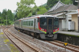 特急南風 指定席 vs 自由席はどっち？料金・快適さで完全ガイド