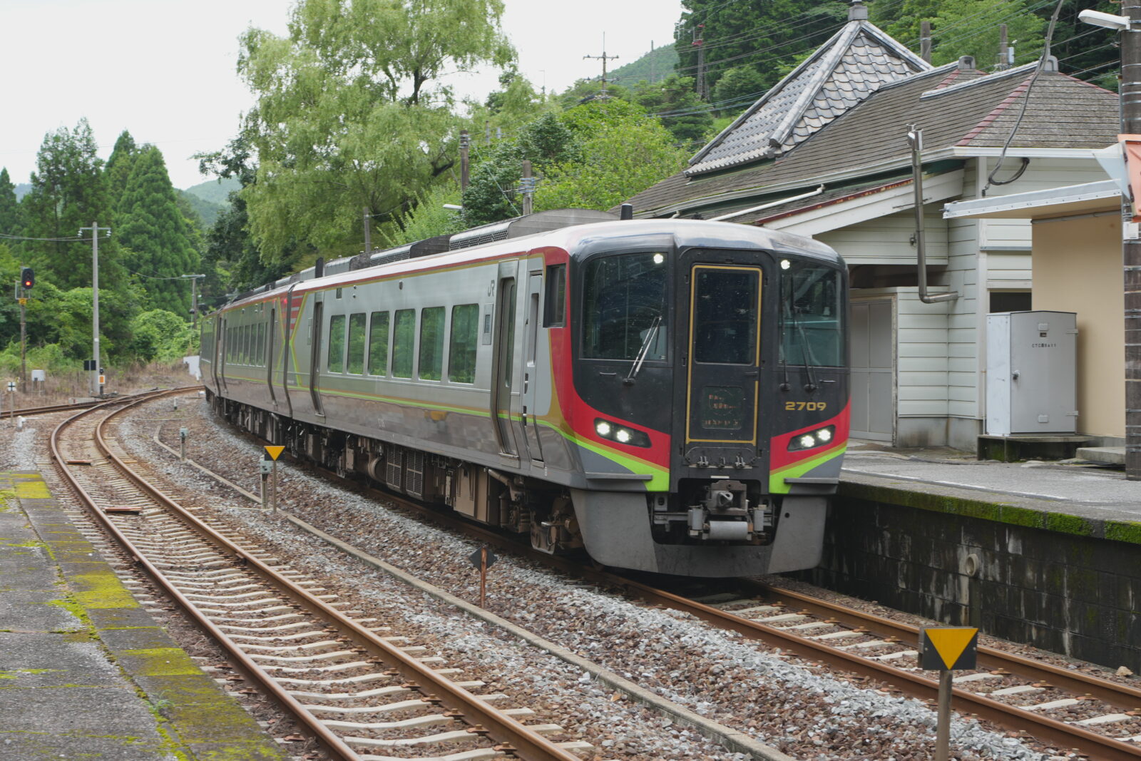 特急南風 指定席 vs 自由席はどっち？料金・快適さで完全ガイド