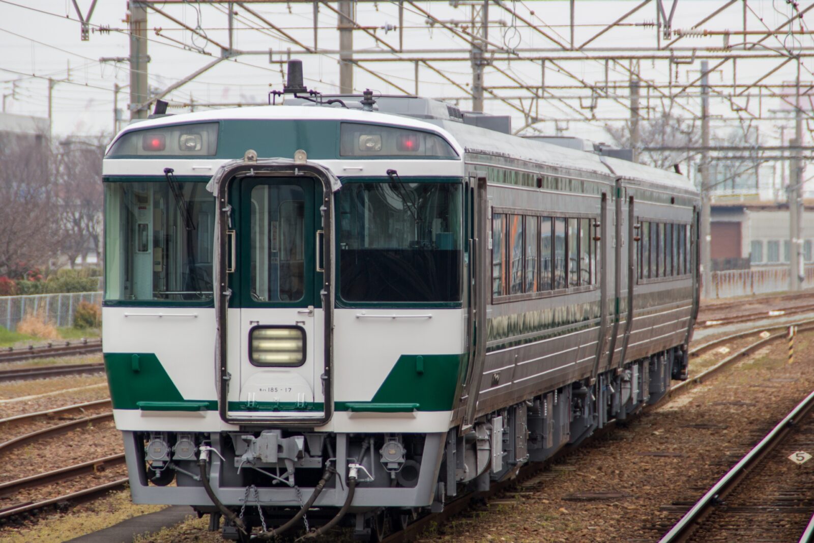 キハ185系 エンジンの全貌！歴史から性能、改造まで徹底解説