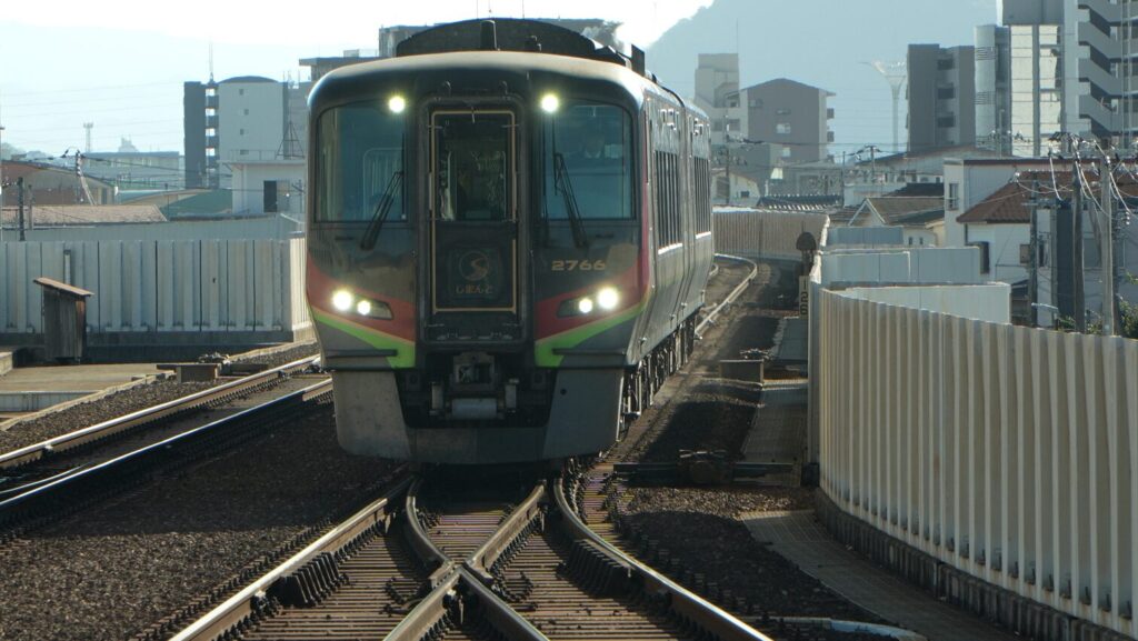 高知駅から宿毛駅アクセスガイド|JR?車で行く?掛かる時間と費用 2 JR四国の土讃線を走る特急「あしずり」「しまんと」の特徴