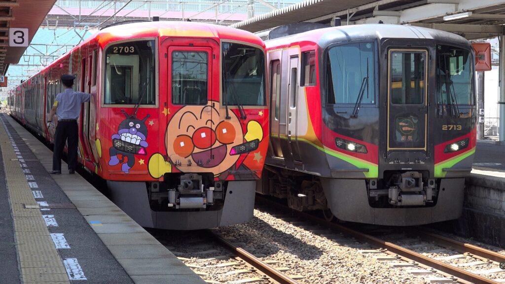 土讃線アンパンマン列車の予約方法について!座席確保のコツ 4 家族連れにおすすめの座席タイプと料金