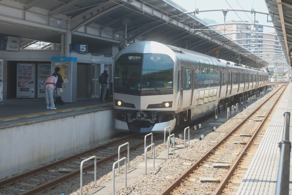 JR四国 5000系 編成の全て!構造・運用・特徴を徹底解説 5 JR四国 5000系 編成の運用実態と今後の展望