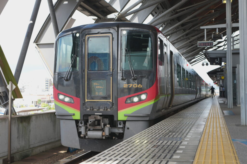 利便性を高める特急列車のパターンダイヤ化