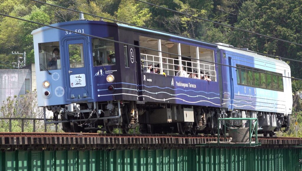 藍よしのがわトロッコ完全ガイド！予約・料金・見どころ