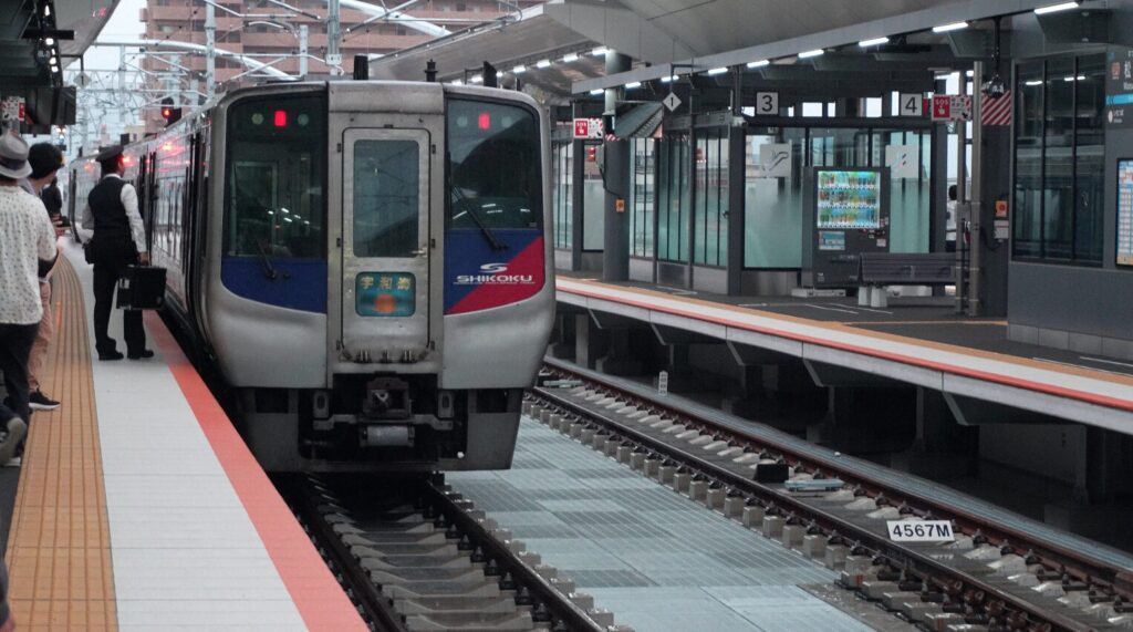 現在宇和海で運用する2000系・N2000系とは