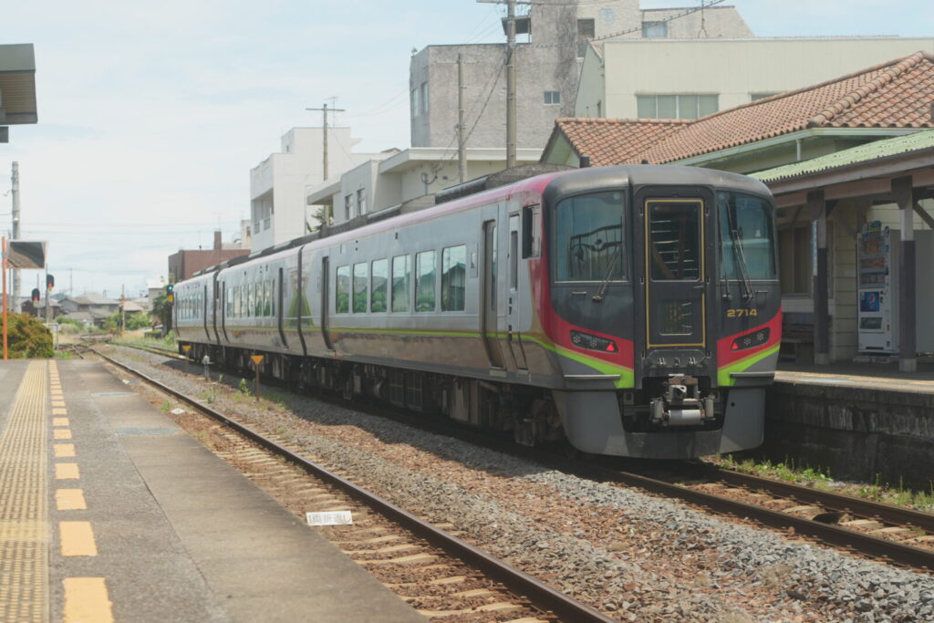 三本松駅から高松駅へのアクセス方法