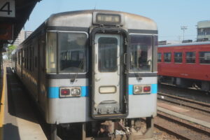 JR四国 1000形とキハ40系の比較！違いを徹底解説