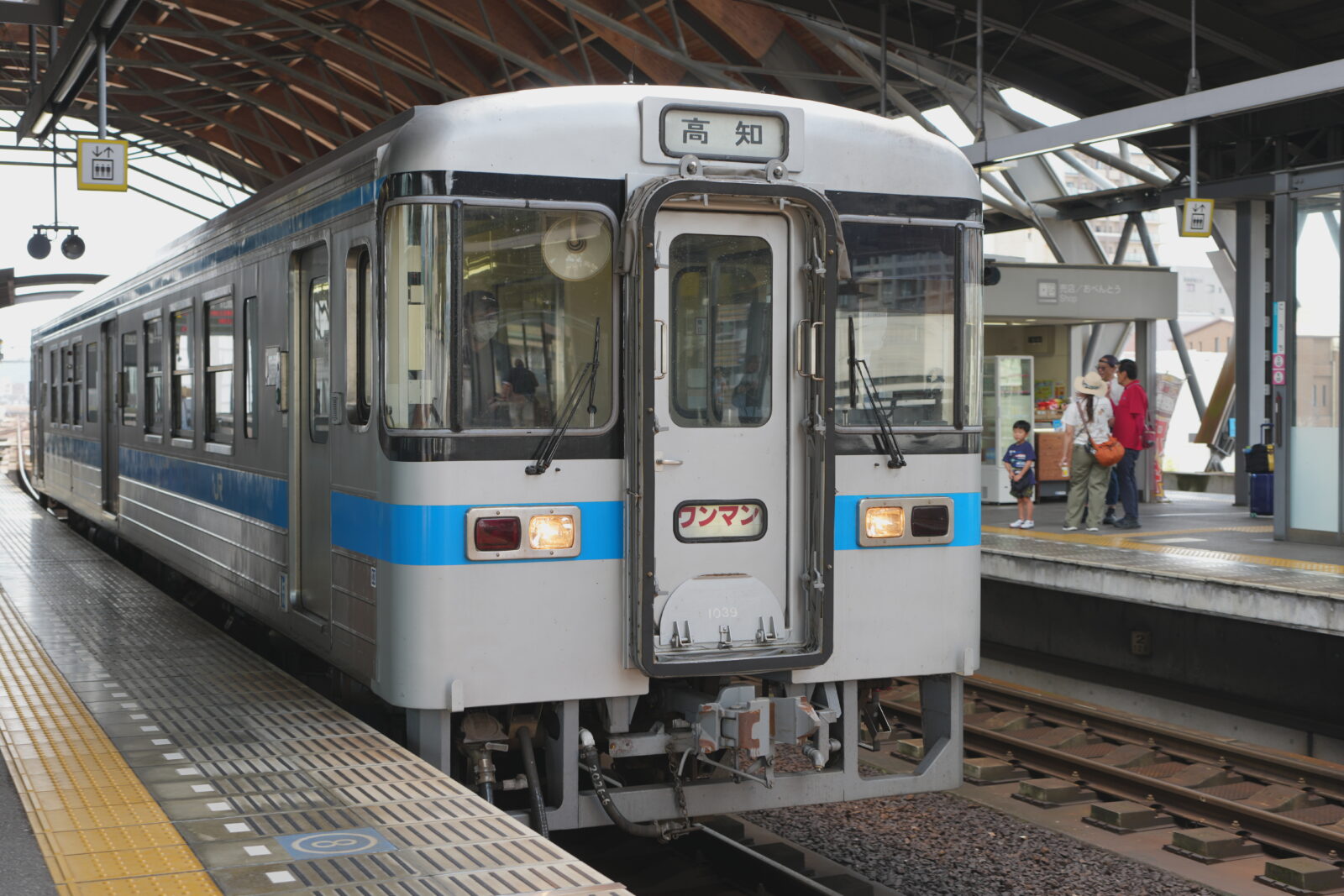 JR四国1000形 土讃線での活躍を徹底紹介！性能から今後の展望まで
