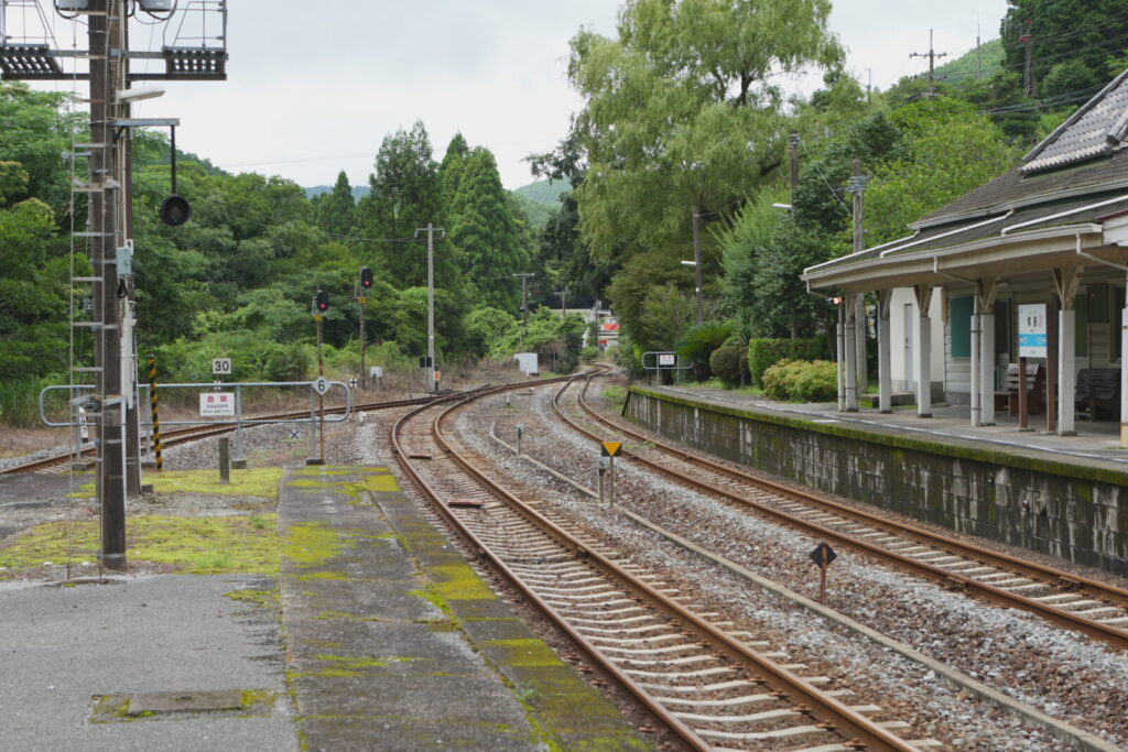 豊かな自然に囲まれた駅周辺の見どころ
