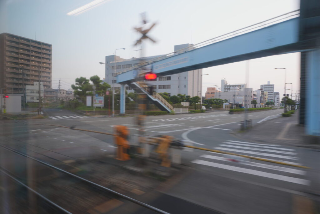 特急うずしお 揺れるのはなぜ?理由と対策を徹底解説 2 直線区間での走行の安定性とは
