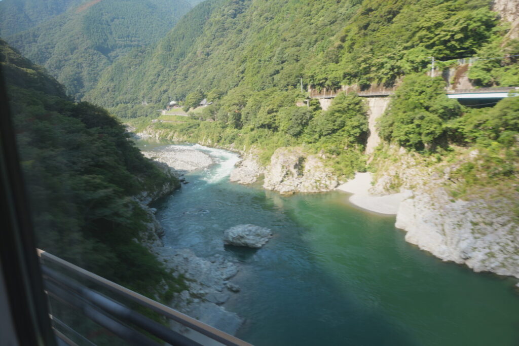 特急南風のグリーン車の全て!料金・座席・予約方法を徹底解説 6 絶景!景色を楽しむならおすすめの座席