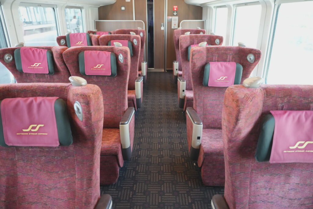 特急しおかぜの車内環境は?新旧車両の座席や設備を徹底比較 2 グリーン車の特徴と快適性