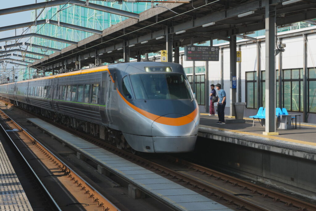 代表する特急「しおかぜ」の車両
