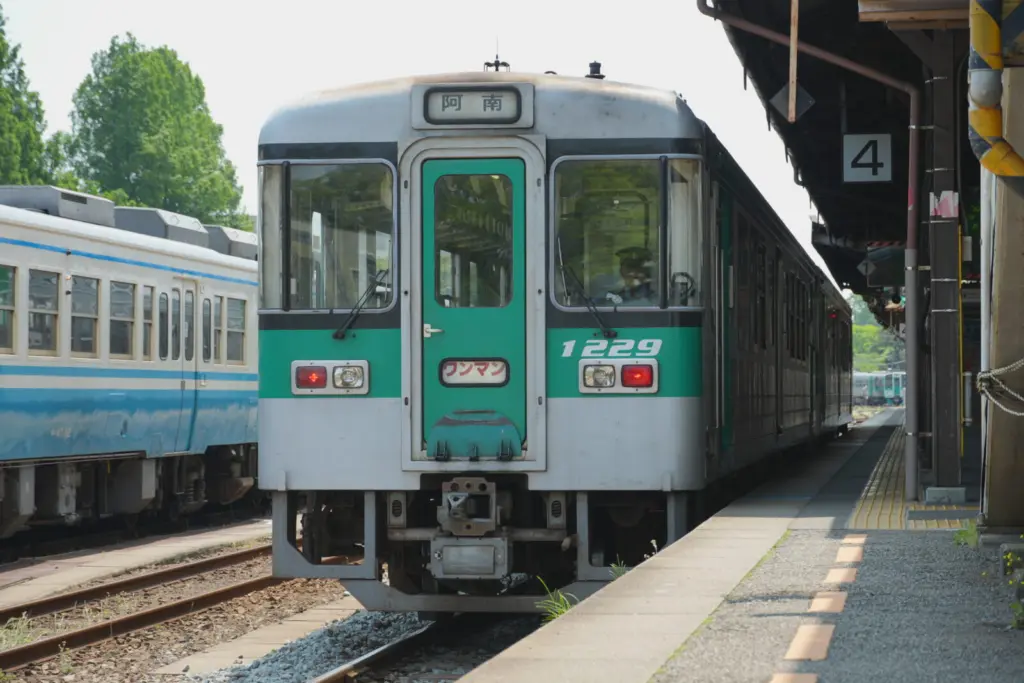 JR四国1000形 土讃線での活躍を徹底紹介！性能から今後の展望まで