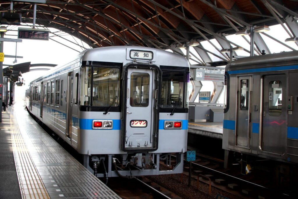 高知から松山 電車で行く料金・時間を解説【乗り換えも安心】 4 2025 05 19 10 25 36751 JR