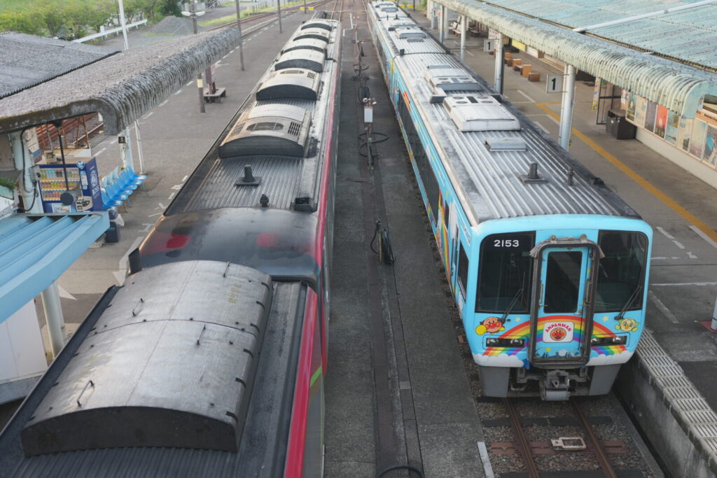 土佐くろしお鉄道の2000系を徹底解説!特徴から歴史まで 3 アンパンマン列車など外観デザインの特徴