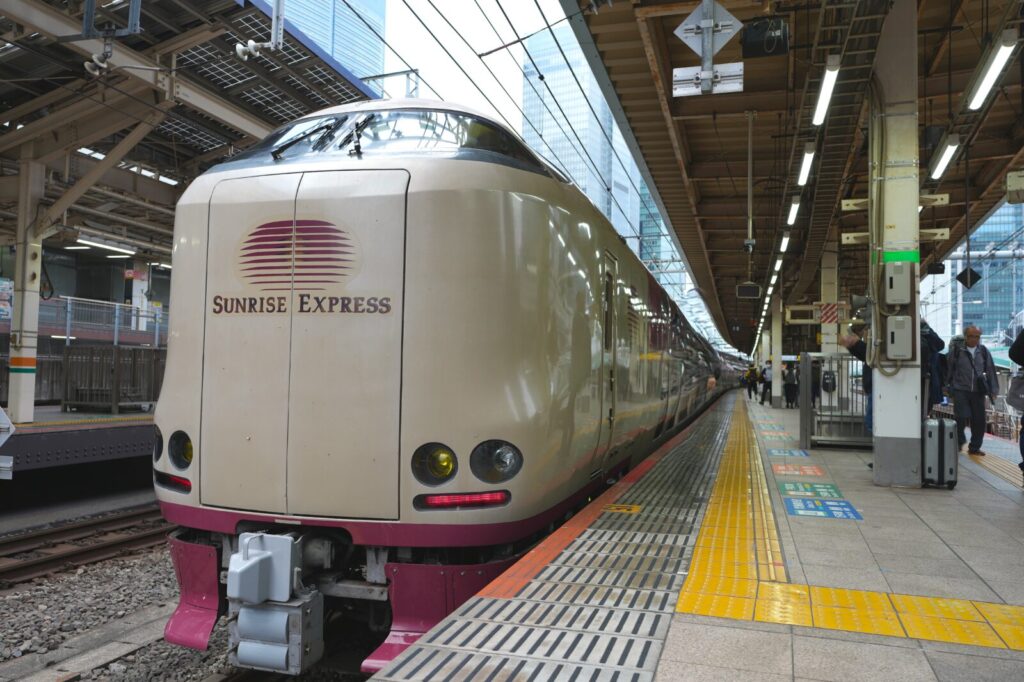 サンライズ瀬戸の事前予約ガイド。個室・ノビノビ座席など予約のコツ