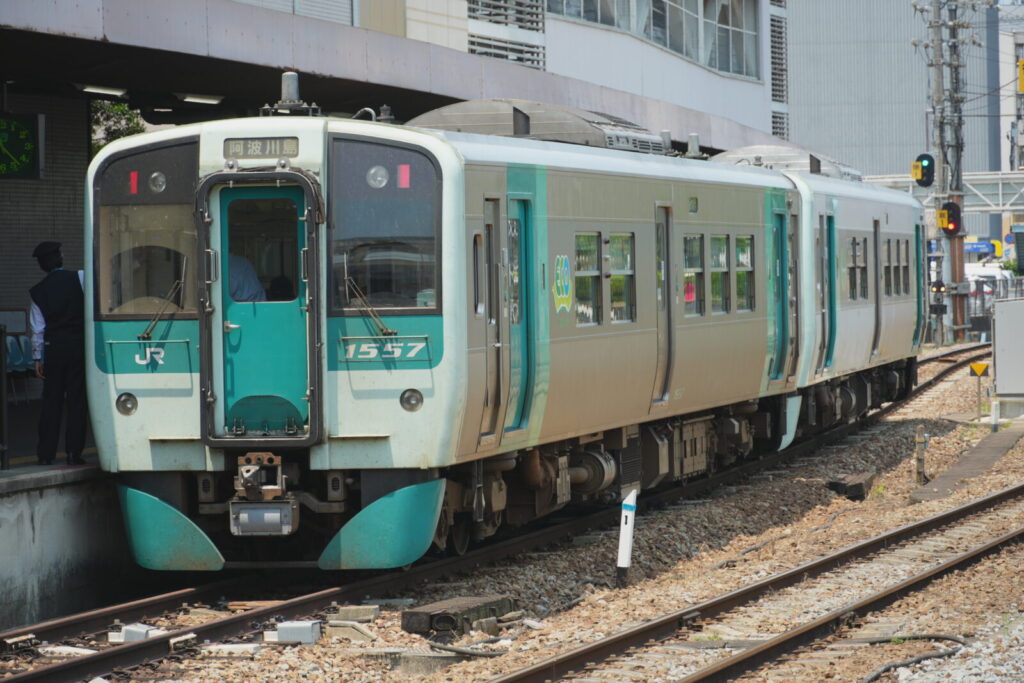 JR四国 1500形・1200形の違いを徹底比較!見分け方も解説 7 乗客が感じる快適性・静粛性の比較
