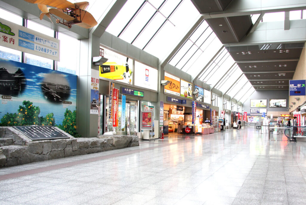 もう迷わない!松山駅と松山市駅の違いを徹底解説 7 松山空港