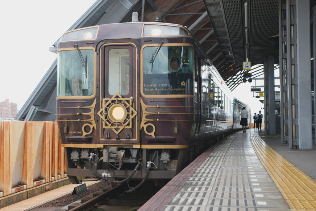 志国土佐時代の夜明け制服解説