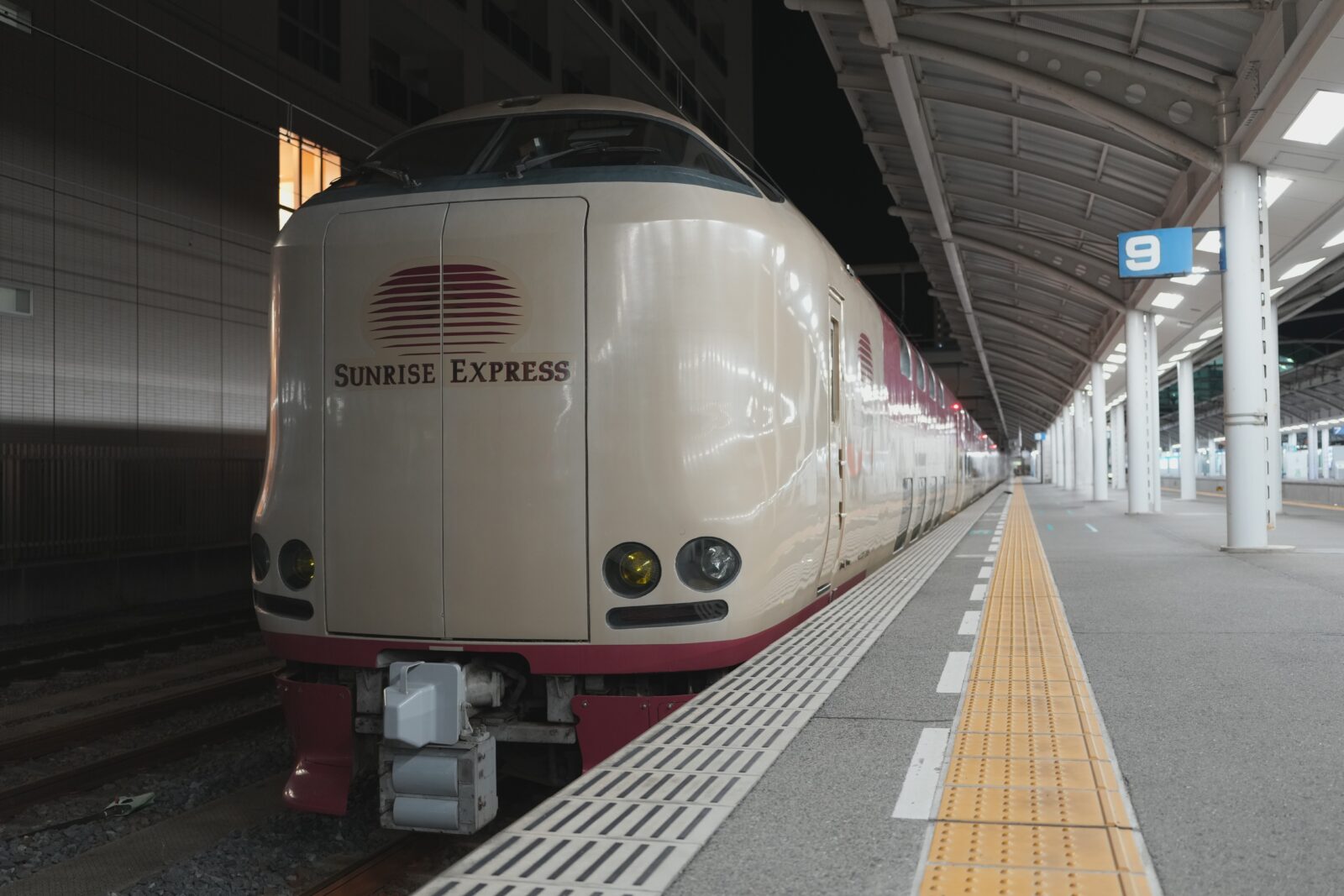 高松駅にサンライズ瀬戸が入線する時間と早朝・夜間の過ごし方完全ガイド