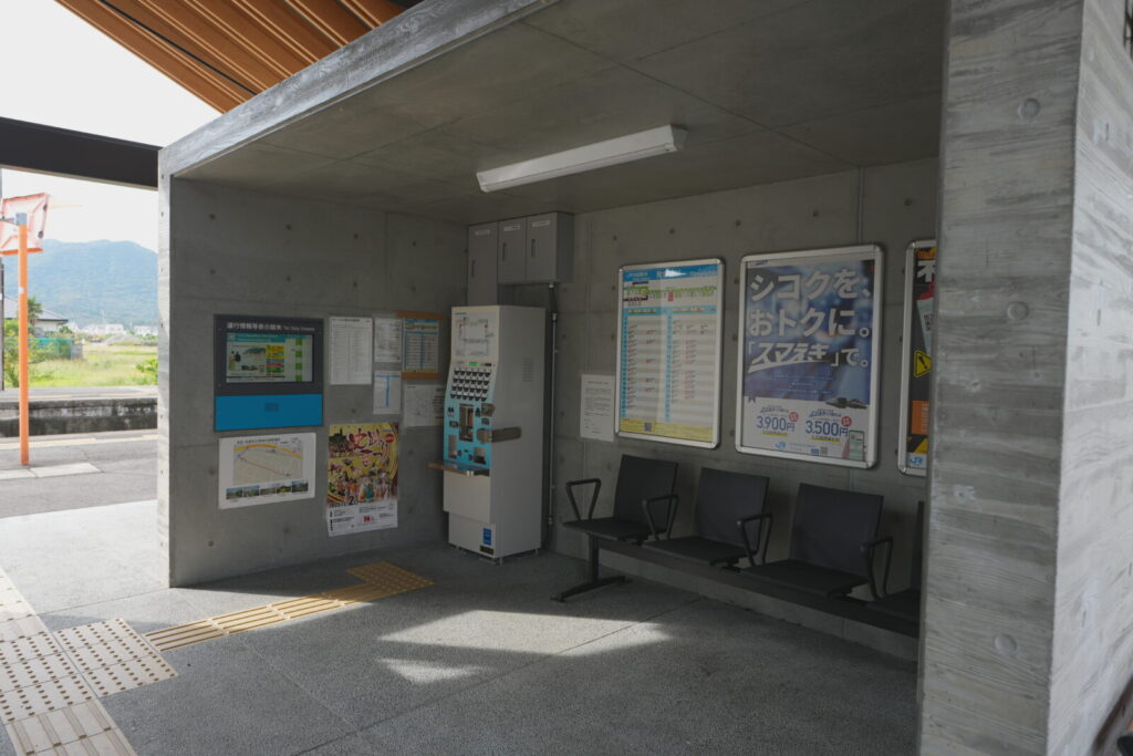 JR四国 高徳線の引田駅は無人?特急券・駐車場・観光情報 2 引田駅は無人駅?窓口の運用状況