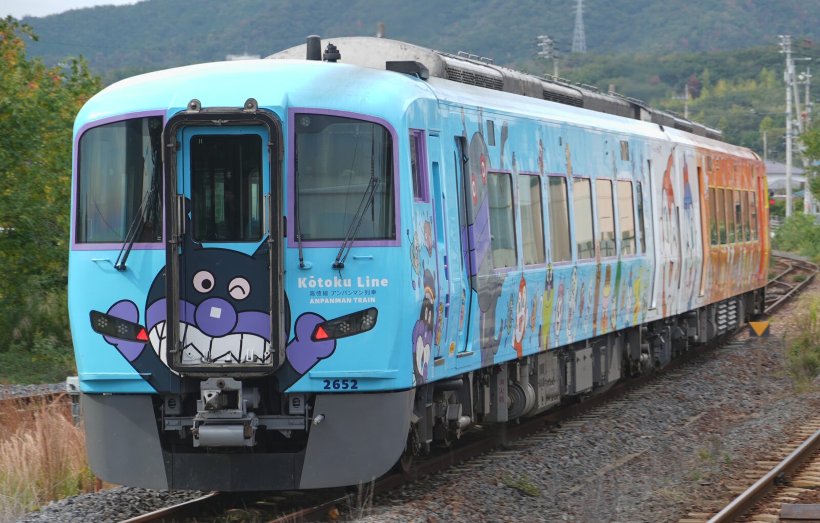 高徳線 2600系アンパンマン列車の特徴と乗車ガイド
