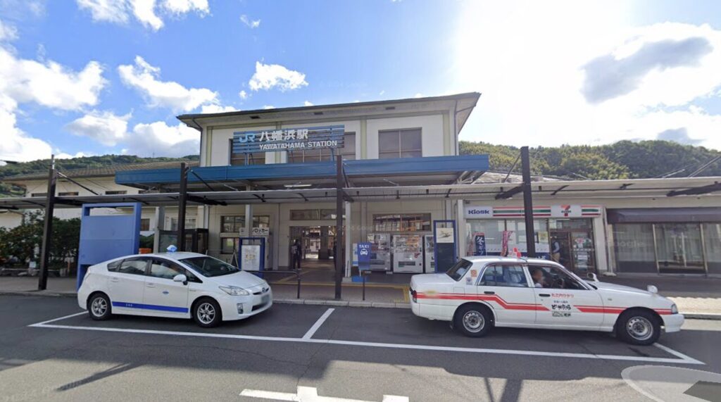 八幡浜港はJR八幡浜駅からアクセス良好